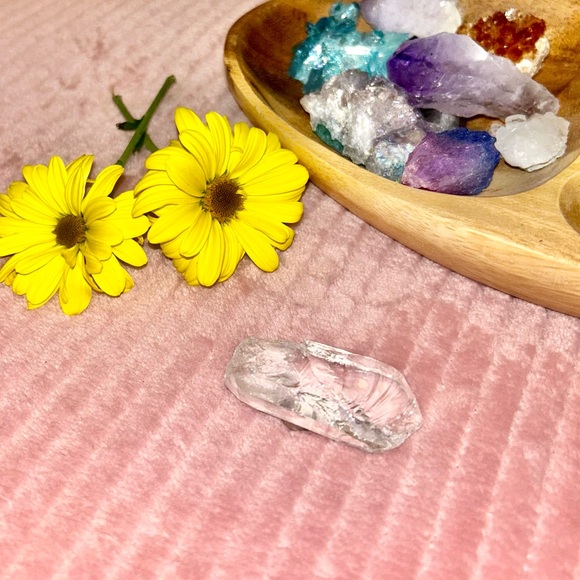 Clear Quartz Crystal Magnet Small Decorative Clear Magnet - Picture 2 of 3